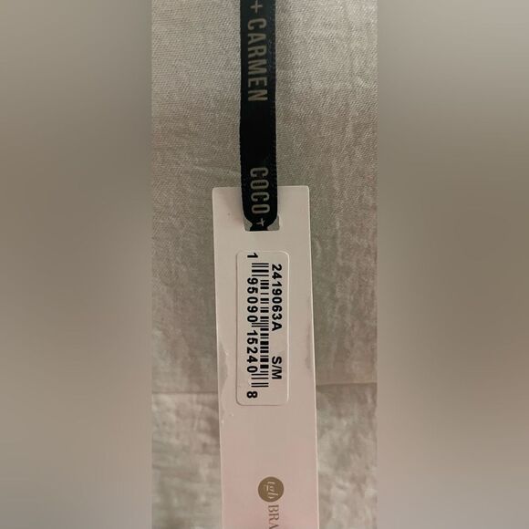 Coco + Carmen Savanna white, half button down, flutter sleeve size S/M - Picture 6 of 7